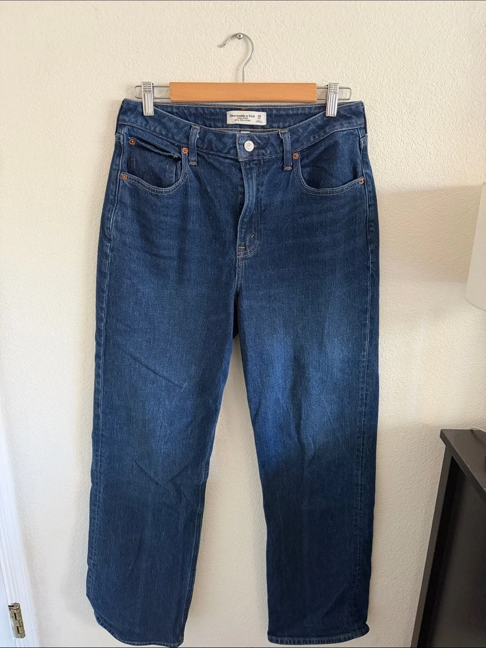 A&F High Rise 90’s Relaxed Jeans (CURVE LOVE)
